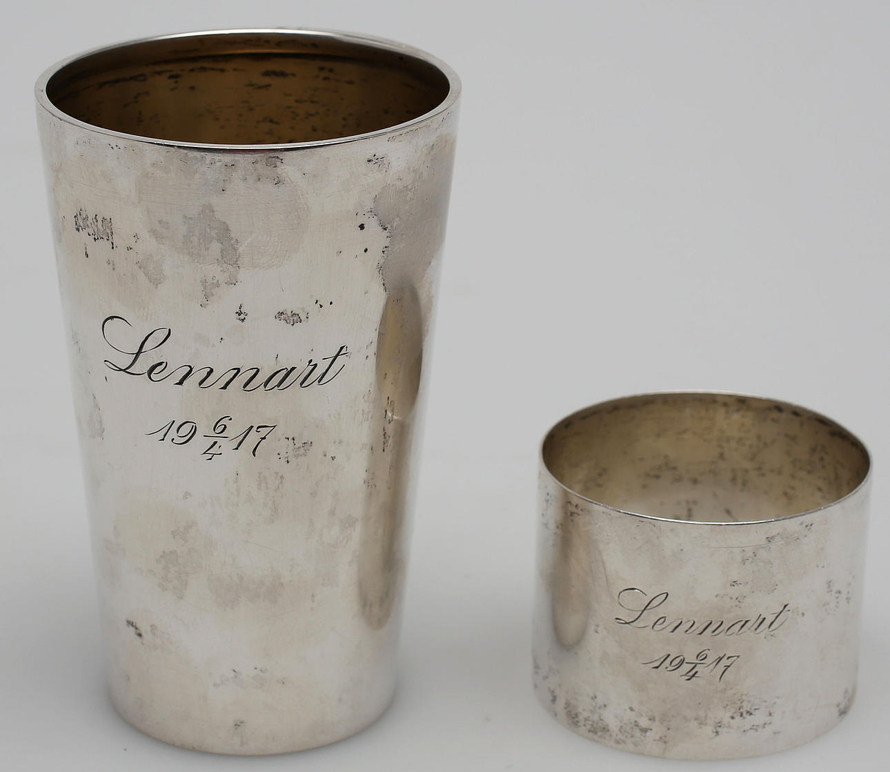 VAS OCH SERVETTRING, 2 delar, silver, GAB, Stockholm, 1912 samt 1915.