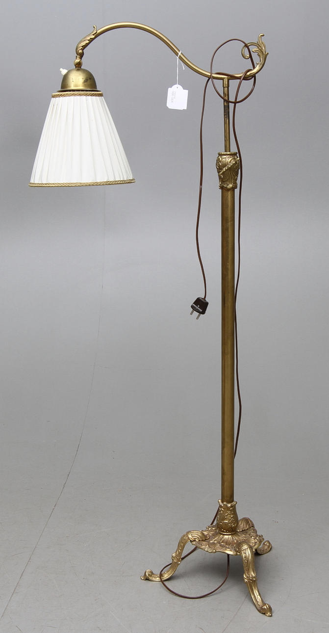 GOLVLAMPA 1930-40-tal.