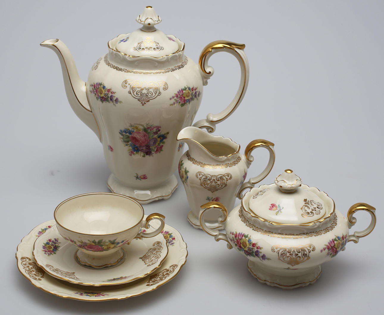 KAFFESERVISDELAR, 27 delar, porslin, Heinrich Ivory Body Supreme, H & G, Bavaria, Tyskland.