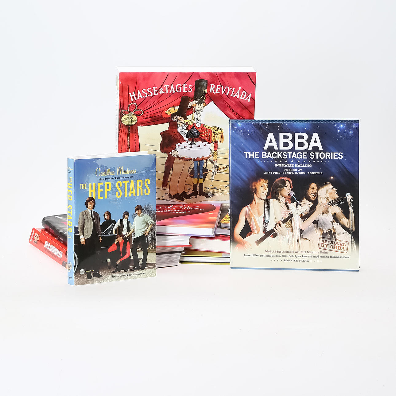 BÖCKER 12 st samt Hasse & Tage Revylåda.