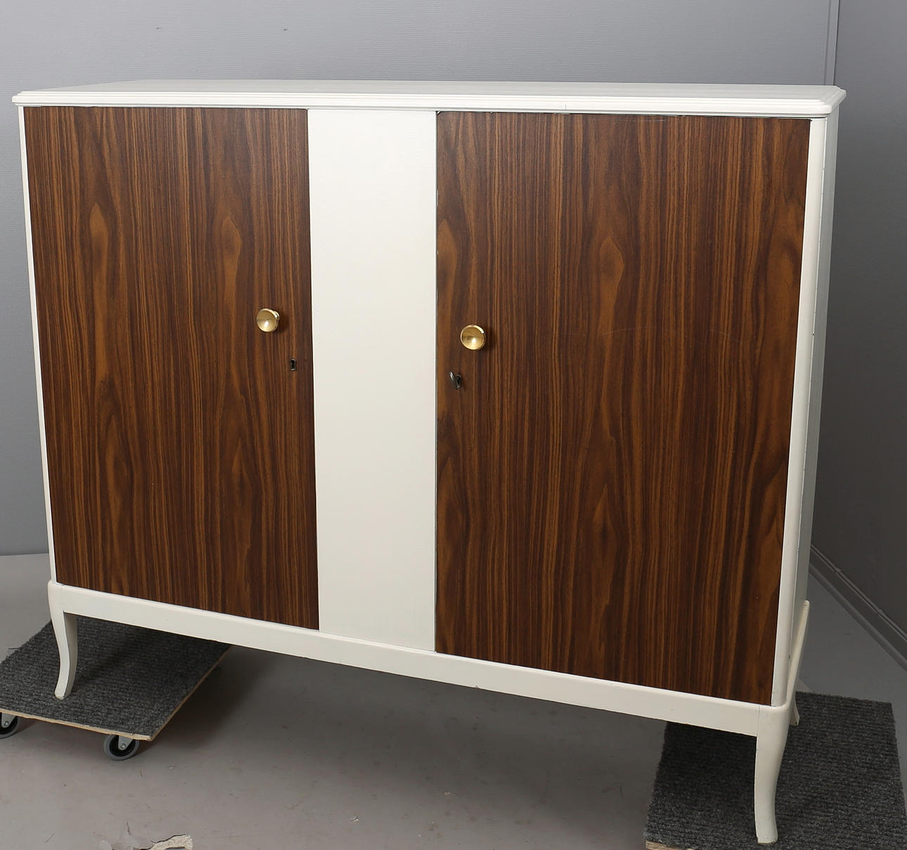 SKÄNK, Gustaviansk stil, 1900-tal.