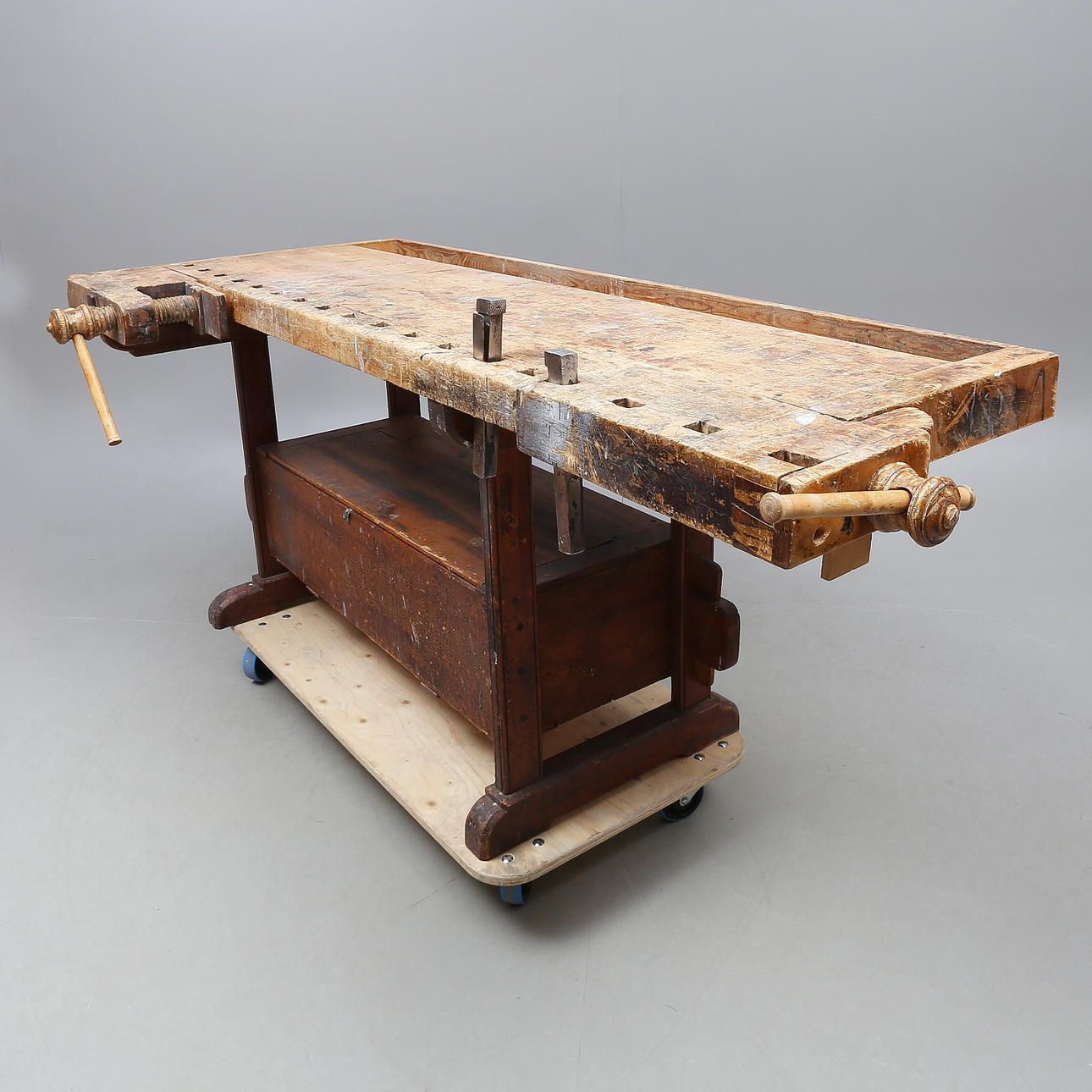 PLANING BENCH, early 20th century.