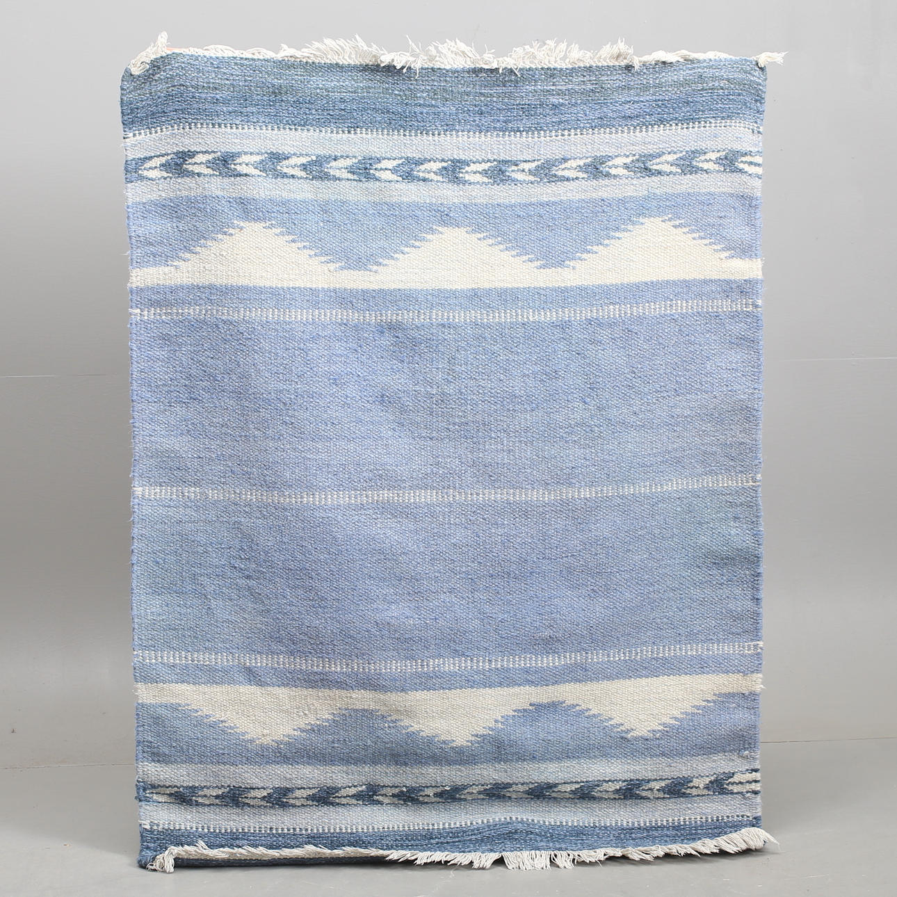 ROLLED SHEET CARPET, 190x140 cm.