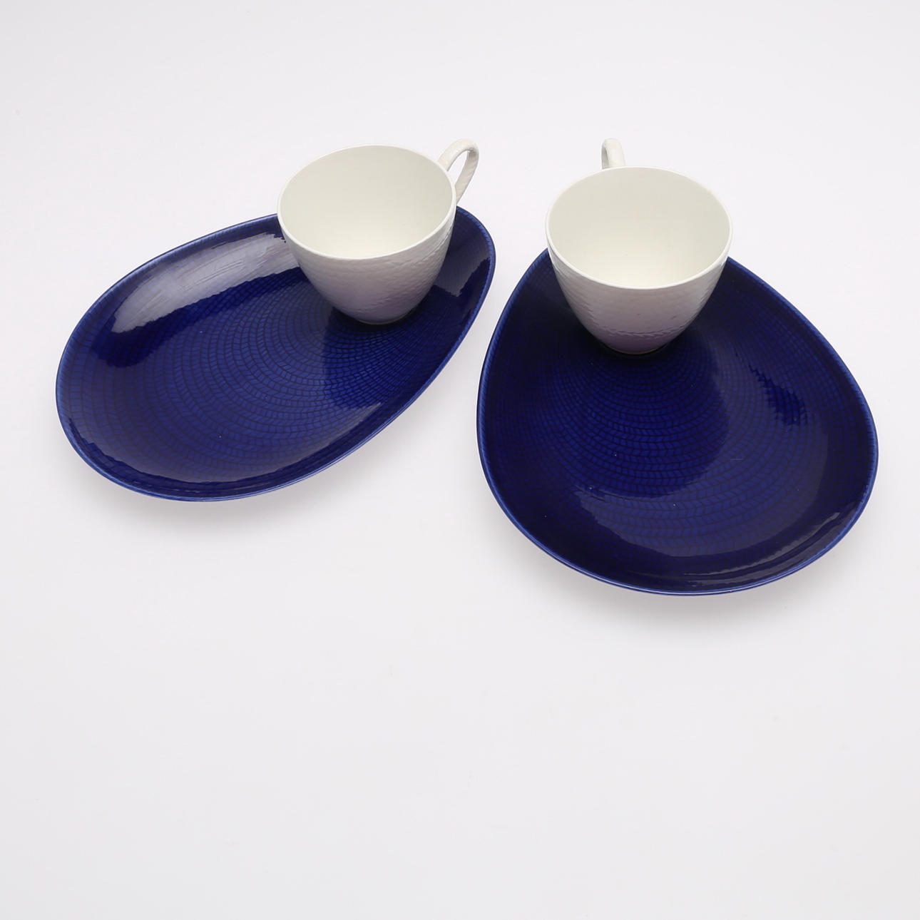 BRICKOR MED TEKOPPAR, "Blå eld", Hertha Bengtsson, Rörstrand.