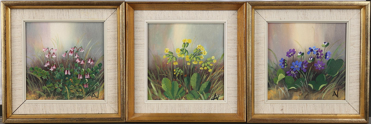 AINO VASTAMÄKI. Blommor. Olja på pannå, 3 st.