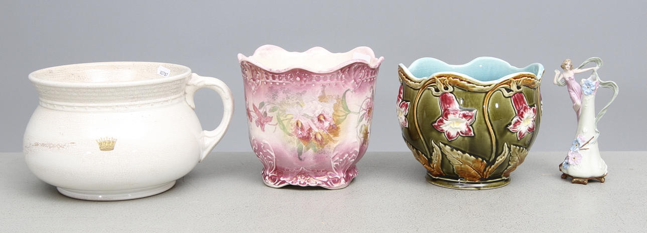 KERAMIKFÖREMÅL, 4 delar, bl.a. Rörstrand.