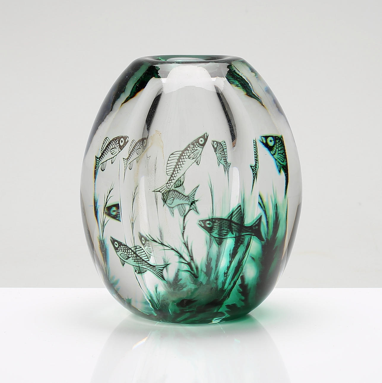 EDWARD HALD. Vase, fish grail, Orrefors.