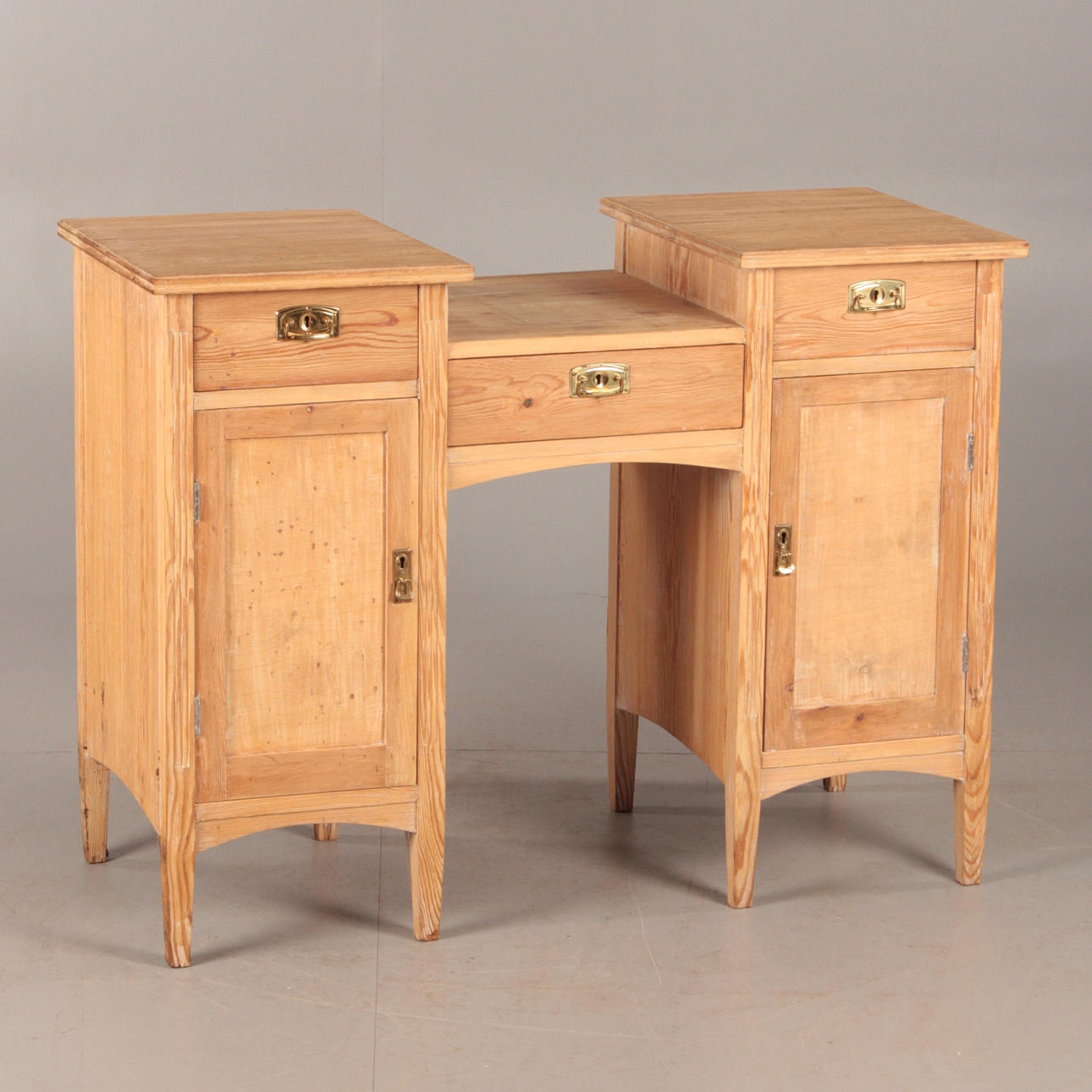 SMINKBORD utan spegel.