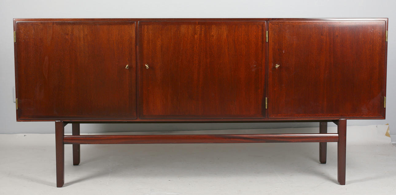 OLE WANSCHER. Sideboard i mahogny, Ole Wanscher, P. Jeppesens Möbelfabrik, Danmark.