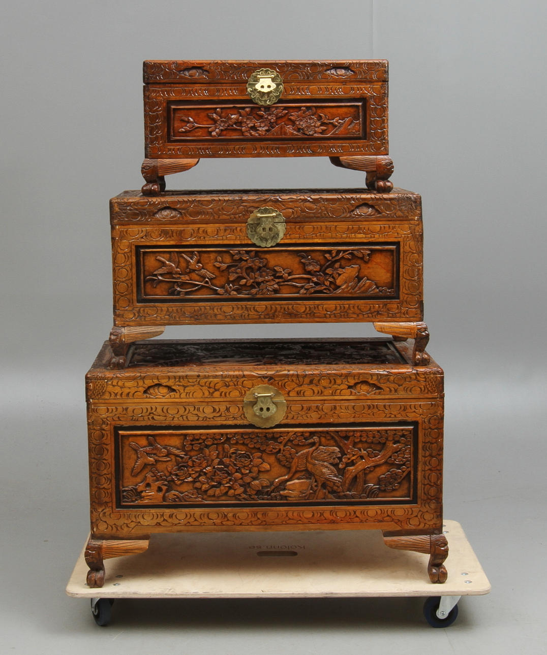 KAMFERKISTOR, 3 st, orientalisk, 1900-tal.