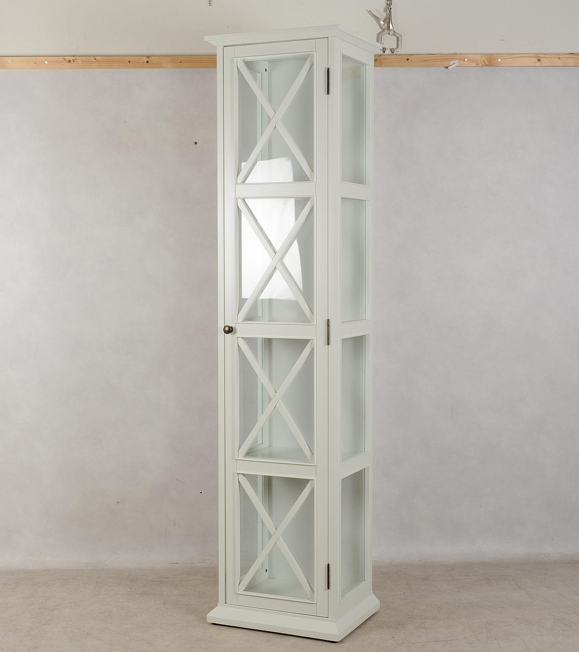 VITRINHYLLA, 1900/2000-tal.