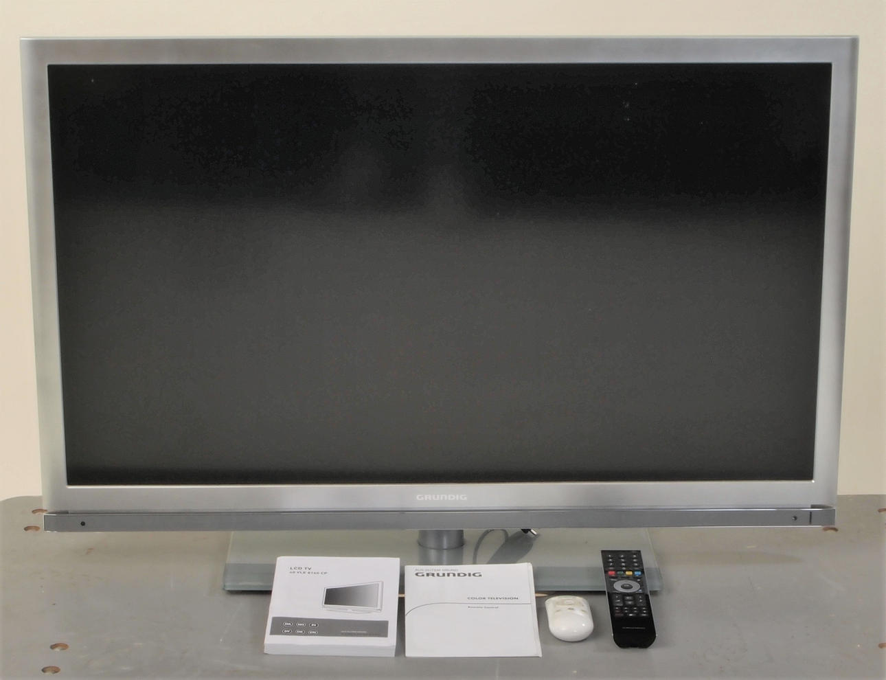 TV, GRUNDIG 40", LCD.
