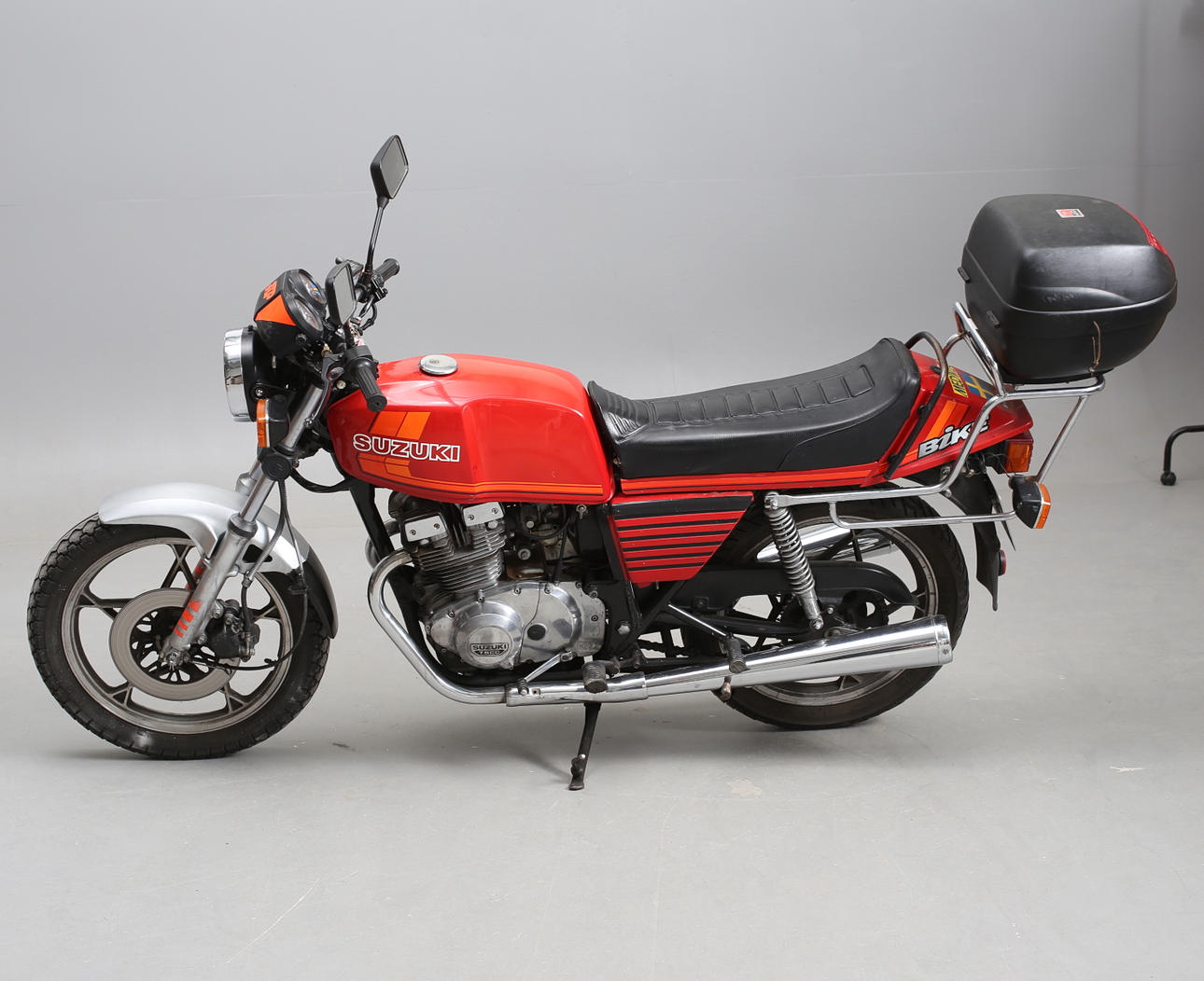 MOTORCYCLE, veteran, Suzuki 250 year model, -1981.