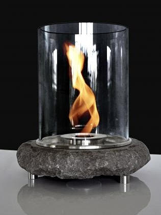 BORDSKAMIN, på stensockel.