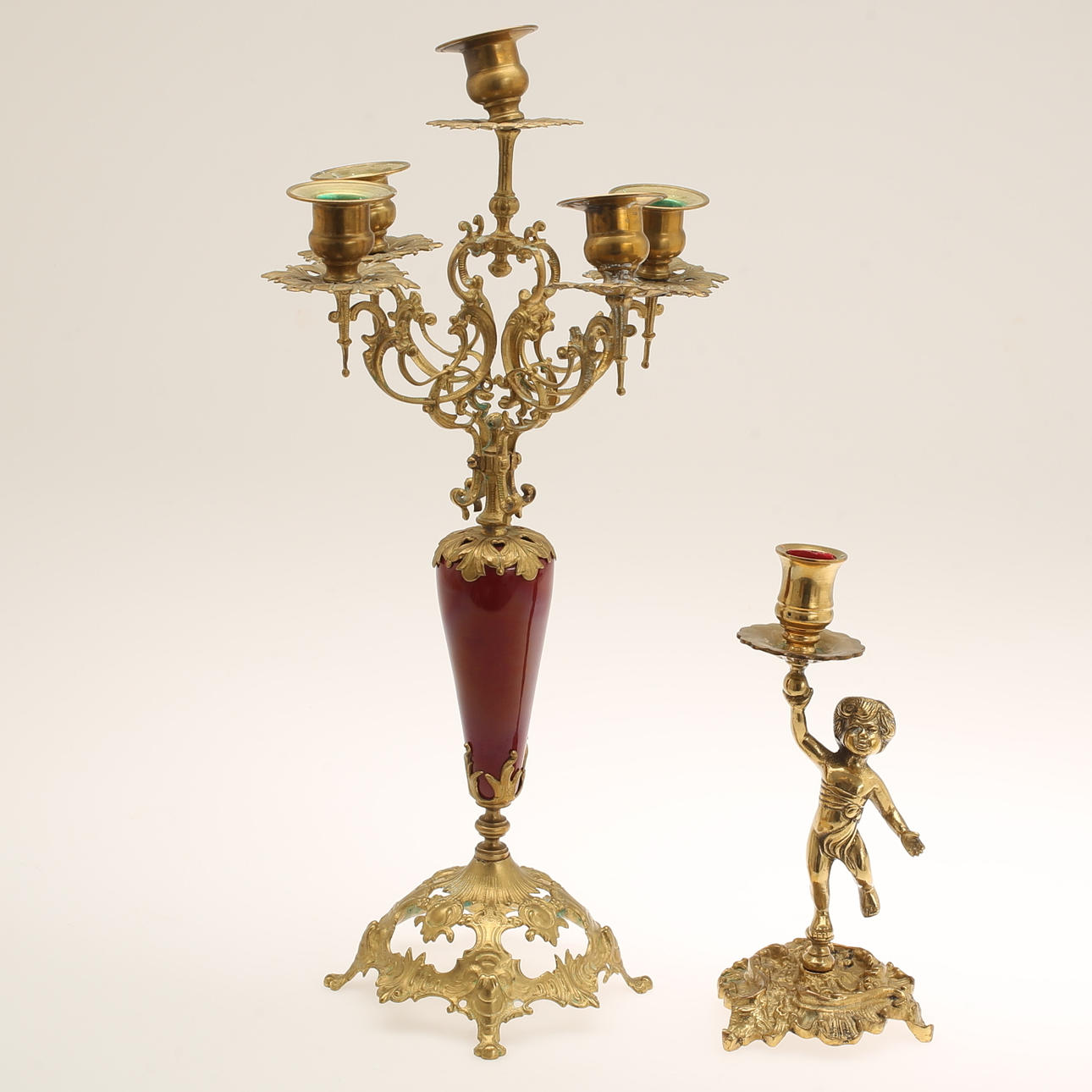 CANDELABRO. CANDELERO. Latón.