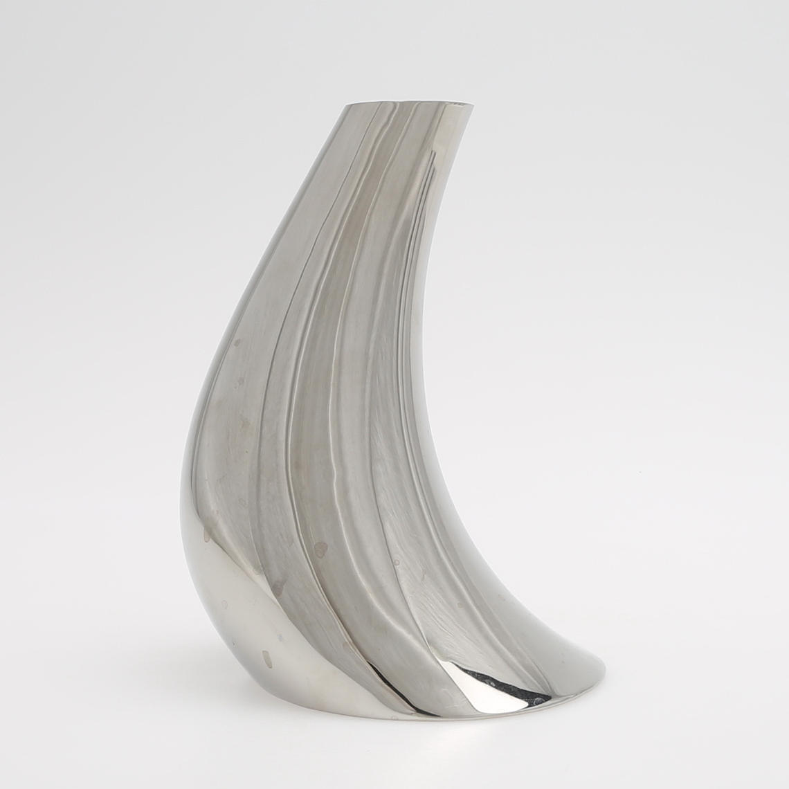 GEORG JENSEN, "Cobra", Vase, Stahl.