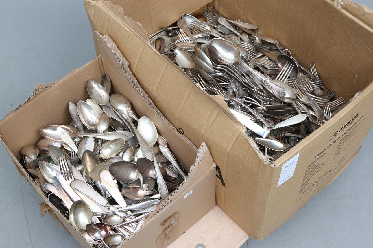 BESTICK, mestandels nysilver.