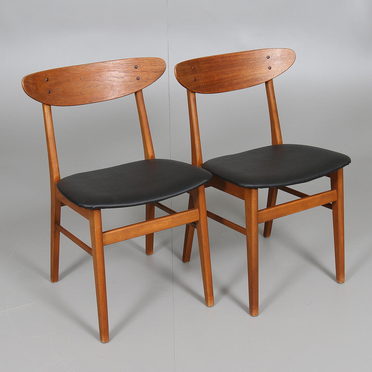 STOLAR, 2 st, teak, Farstrup, Danmark, 1900-talets andra hälft.