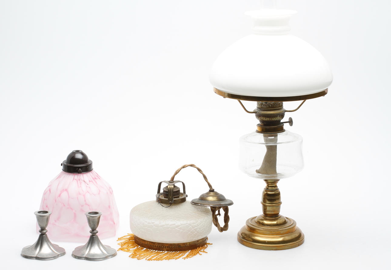 BELYSNINGSFÖREMÅL, 4 delar, 1900-talets första hälft.