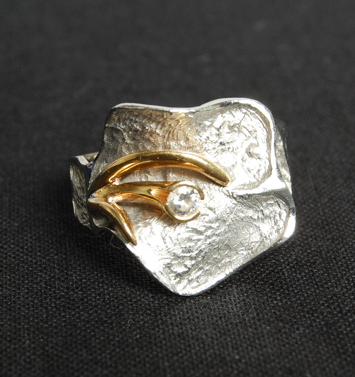 OLE LYNGGAARD. ring, 18 k vitguld, guld, med briljant, 0,23 carat.