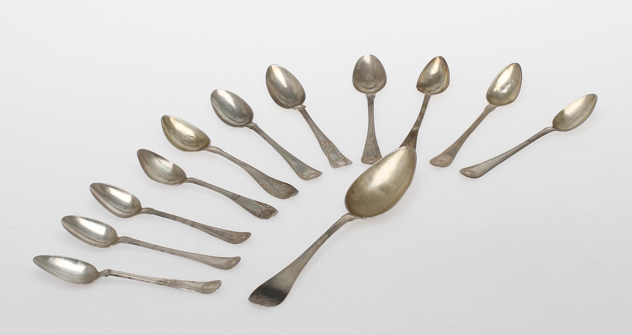 SKEDAR, 12 st, bland annat Herkepeus Norrtälje, 1800-tal. Vikt 190 gram.