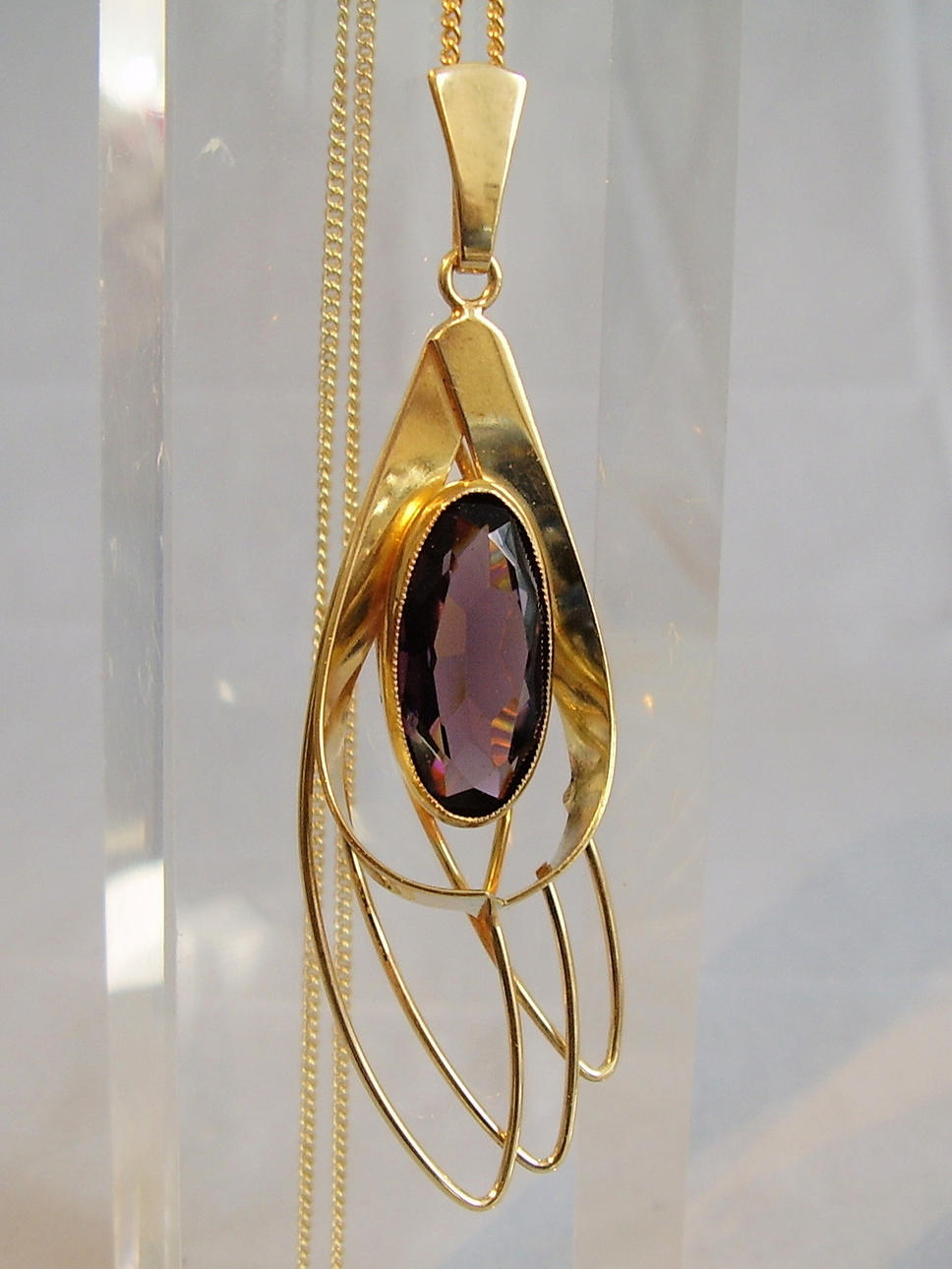 Signo COLGANTE ART DECO. ESTRO.