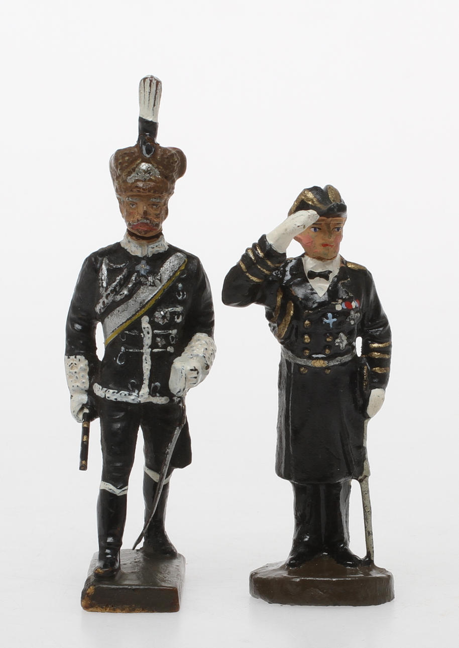 LINEOL Gfm Mackensen och ELASTOLIN Amiral Dönitz.