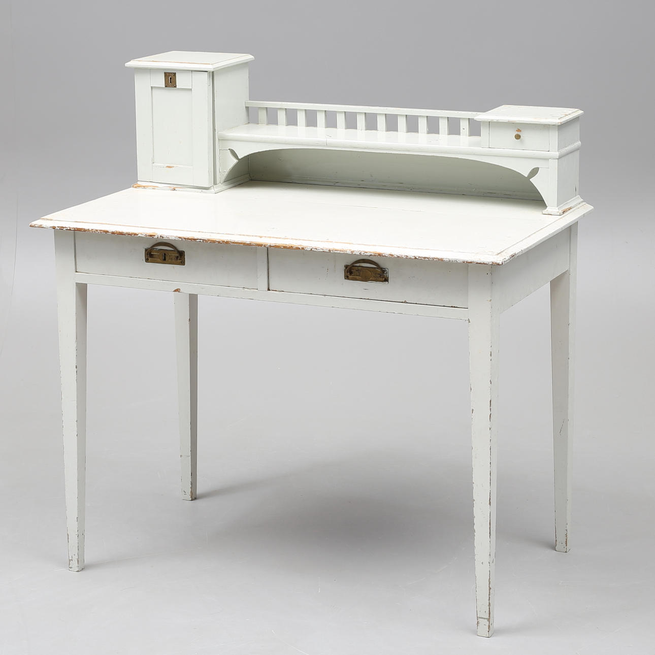 DAMSKRIVBORD, jugend, 1900-talets början.