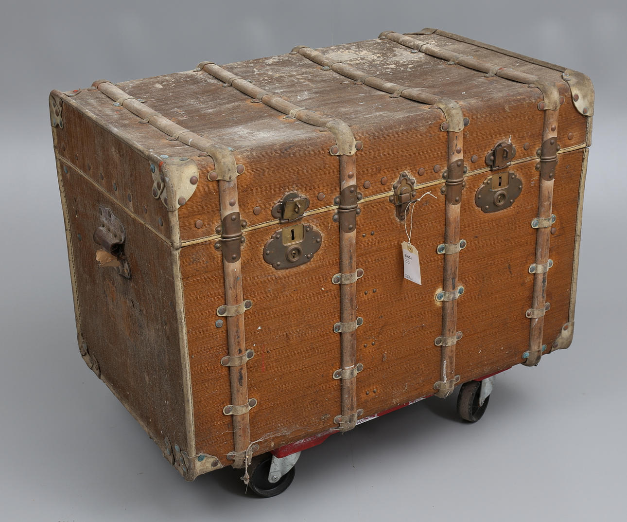 KOFFERT, 1900-talets första hälft.