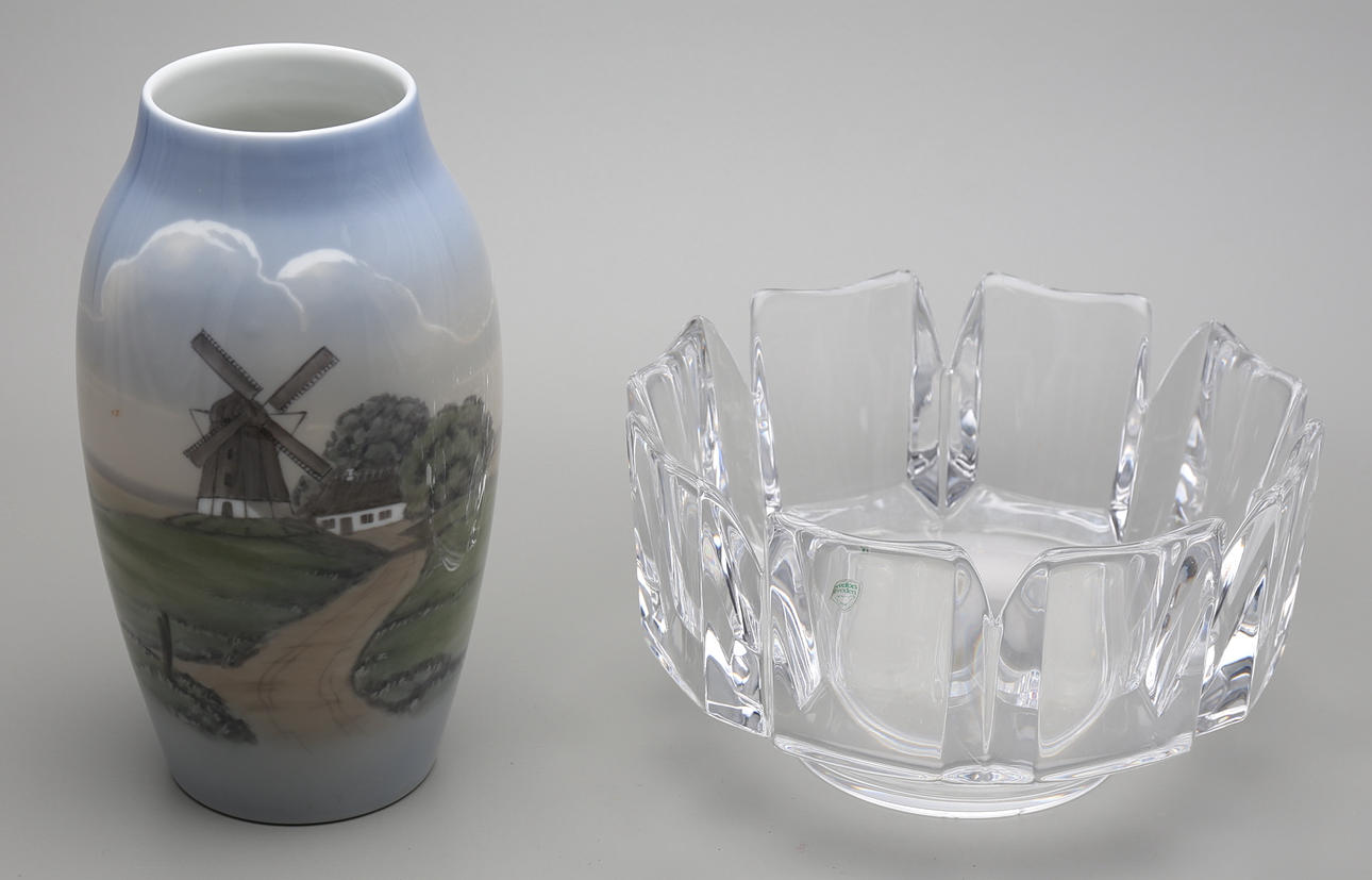 SKÅL, glas, Orrefors, samt VAS, porslin, Bing & Gröndahl.