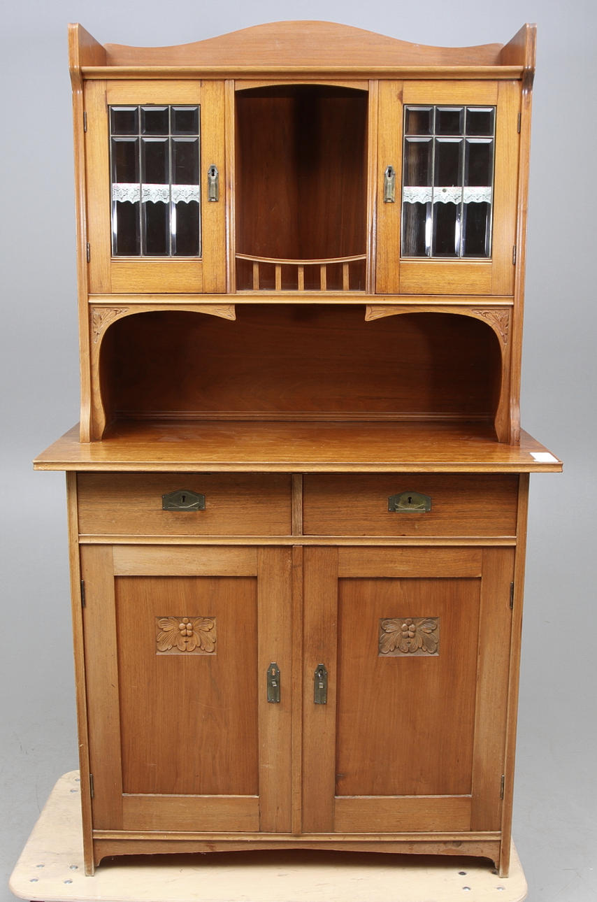 SKÄNKSKÅP, jugend, ca 1910.