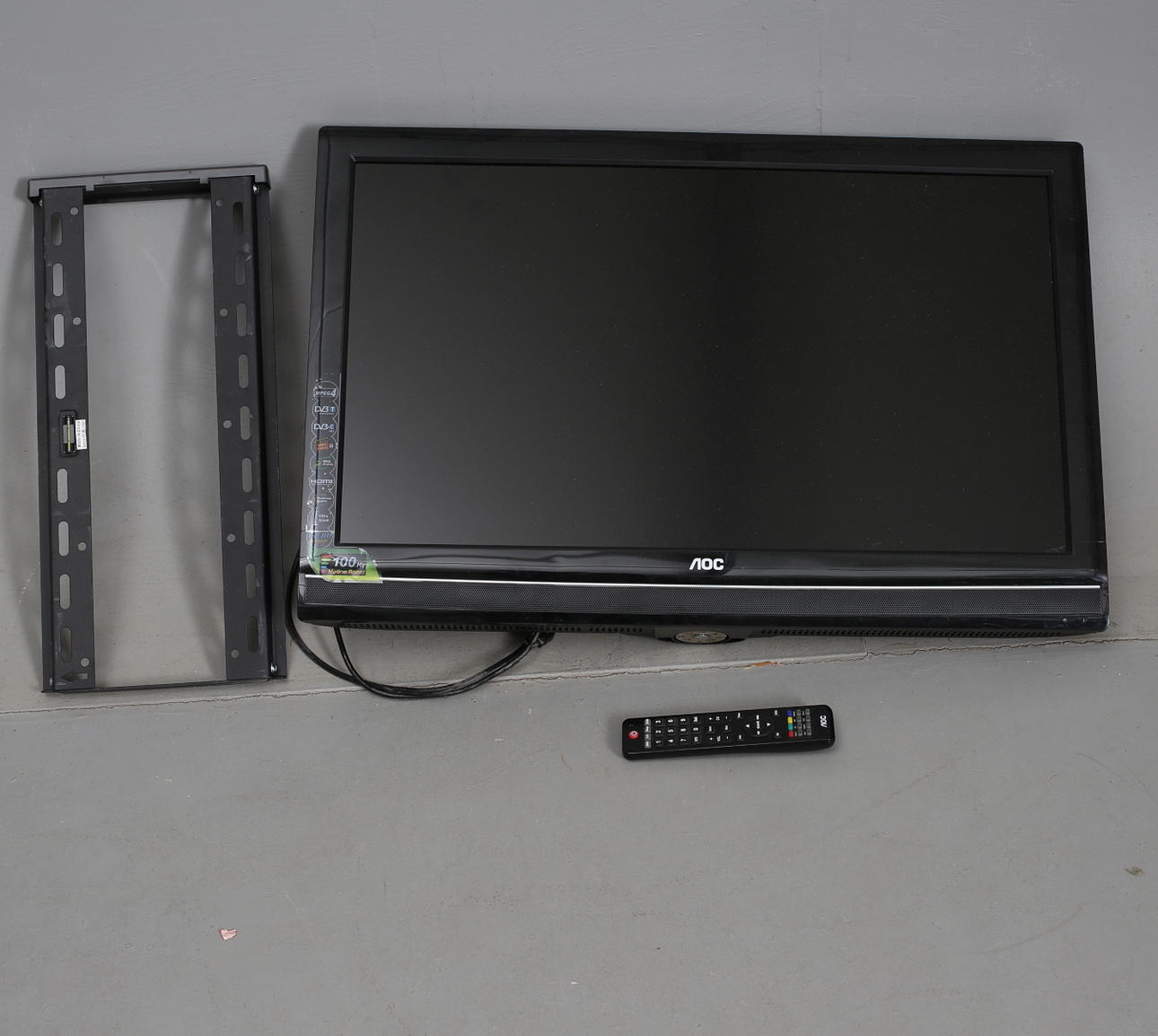 TV, "flad TV" 32", 100 Hz.