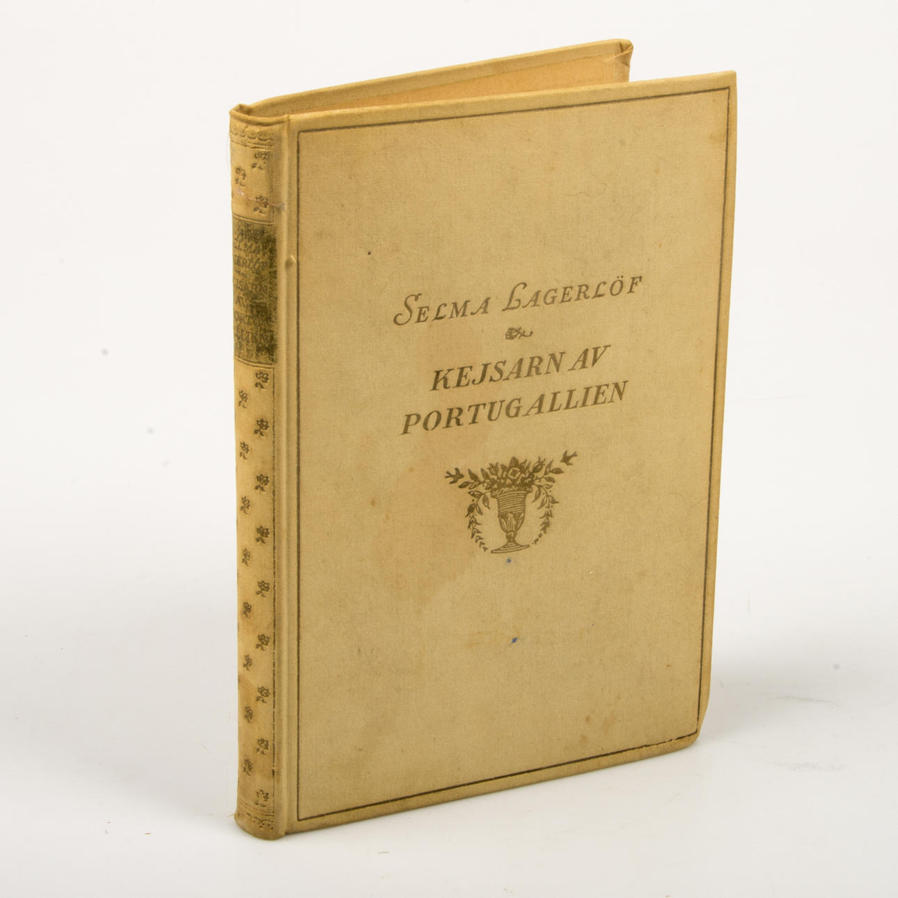 BOK MED TRYCKT DEDIKATION OCH NAMUNDERSKRIFT.