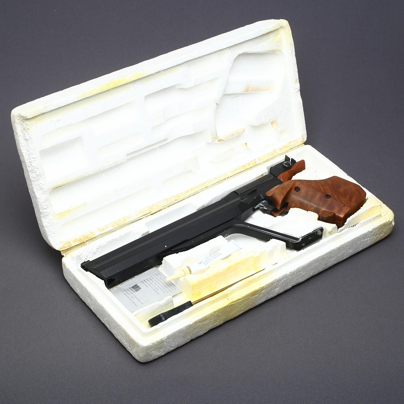 LUFTGEWEHR, Feinwerkbau Modell 100, Kal. 4,5.