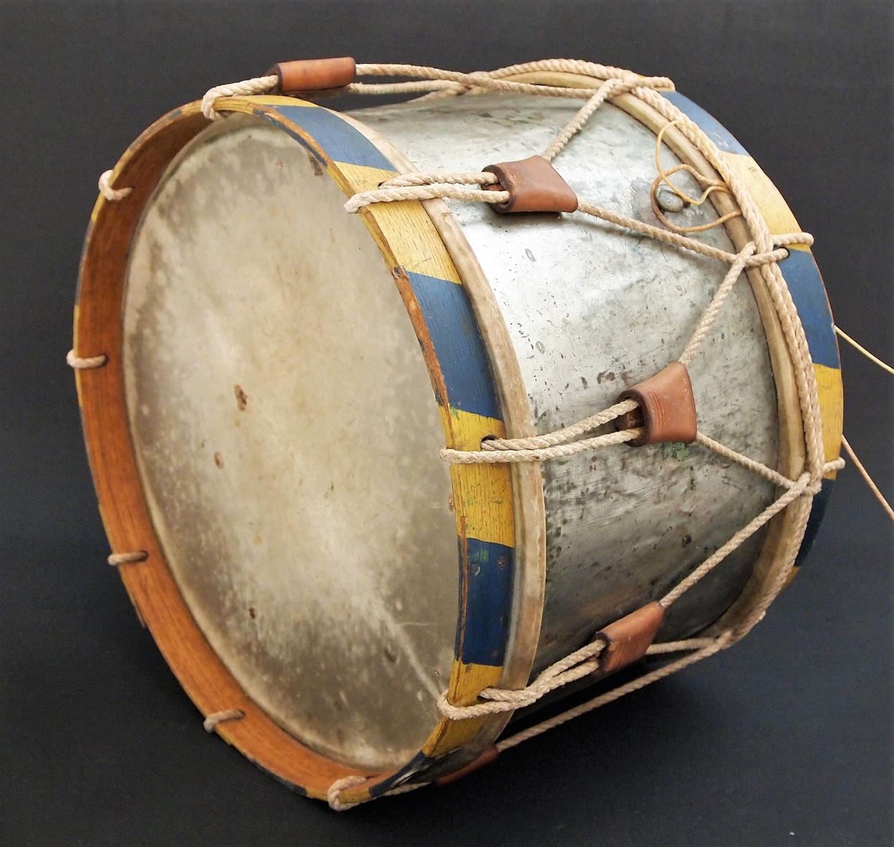 TAMBOR MILITAR ANTIGUO.