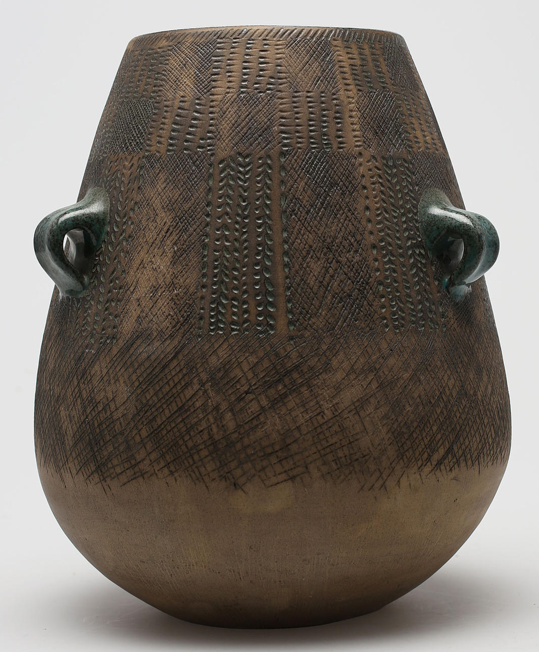 VAS MED HÄNKLAR, keramik, Karin Stiernquist, 1954.