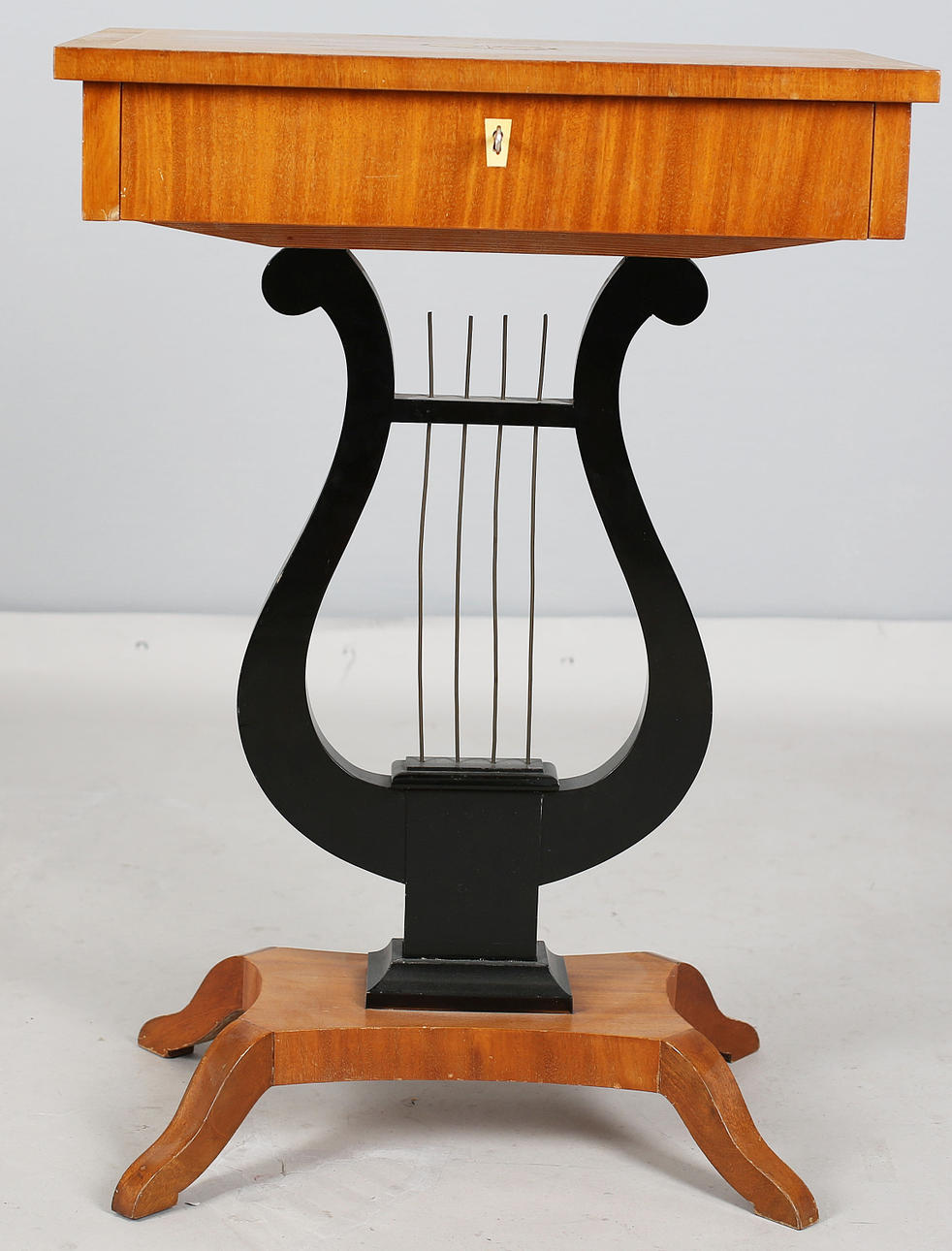 SYBORD PÅ LYRFOT, 1900-talets mitt.