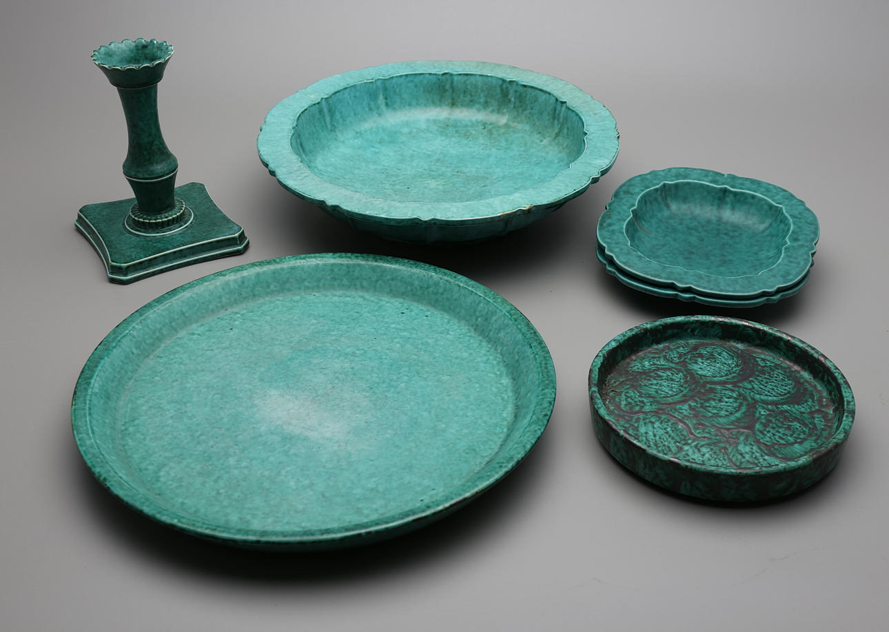 FAT, 4 st, samt LJUSSTAKE, möjligen Wilhelm Kåge.