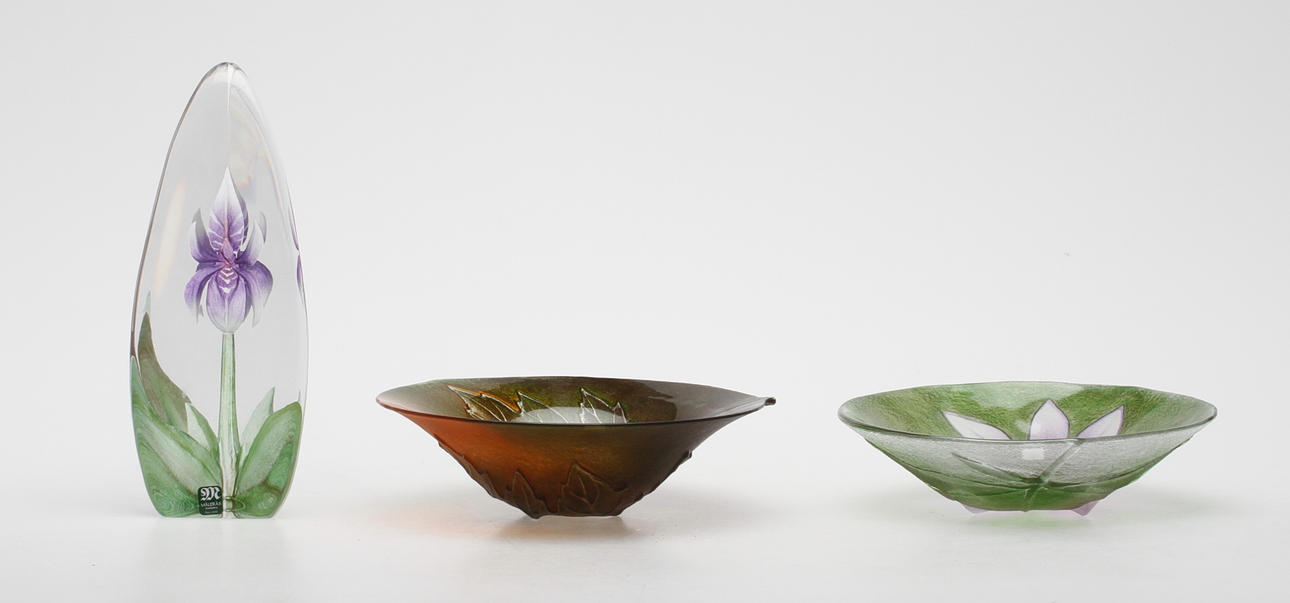 SKÅLAR, 2 st och SKULPTUR, glas, Mats Jonasson, Målerås.