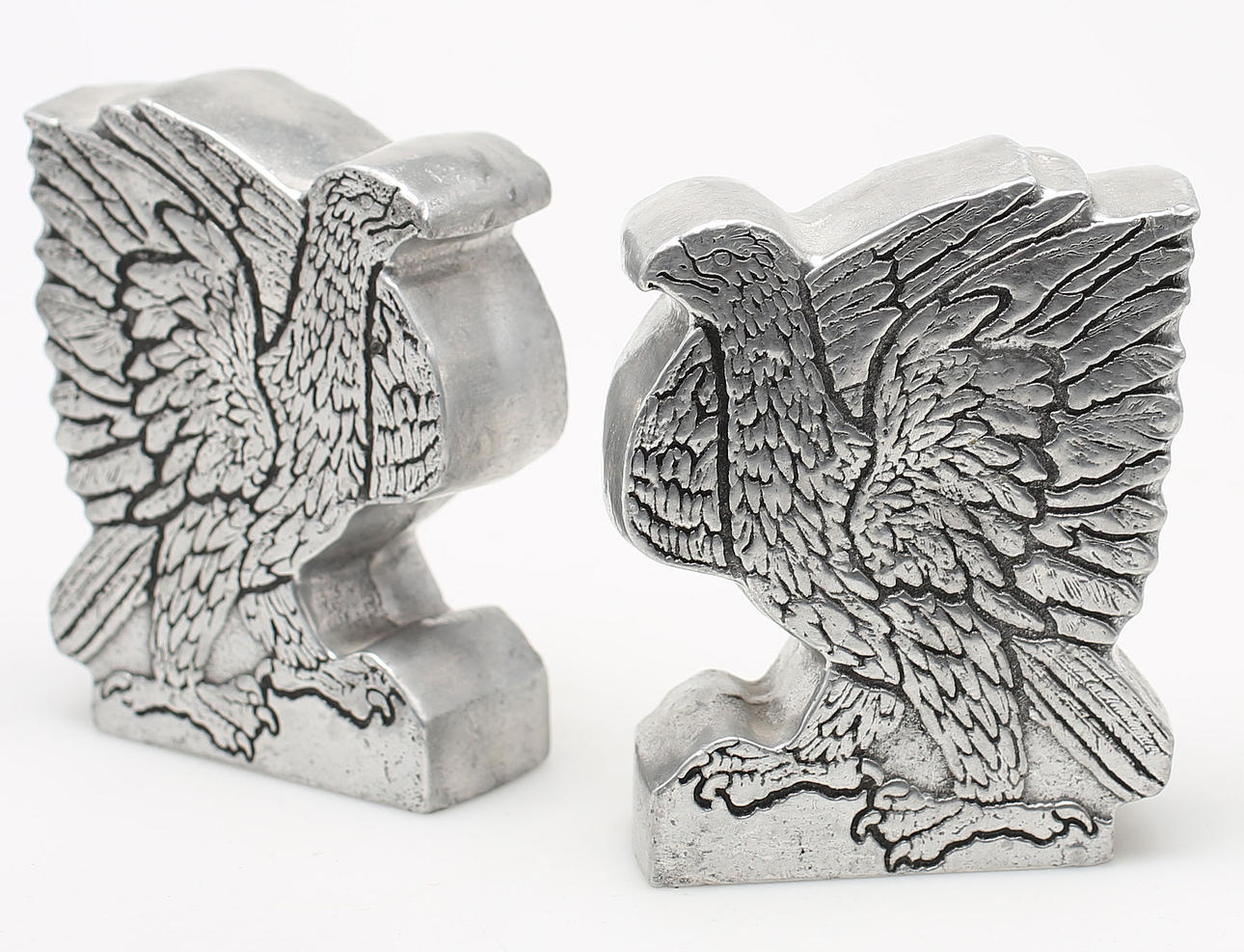 BOKSTÖD, ett par, tenn, 1900-talets andra hälft.