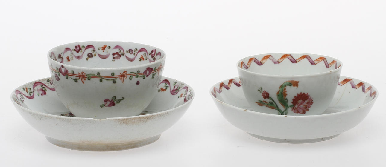 KOPPAR med fat, porslin, Kina, 1700-tal.