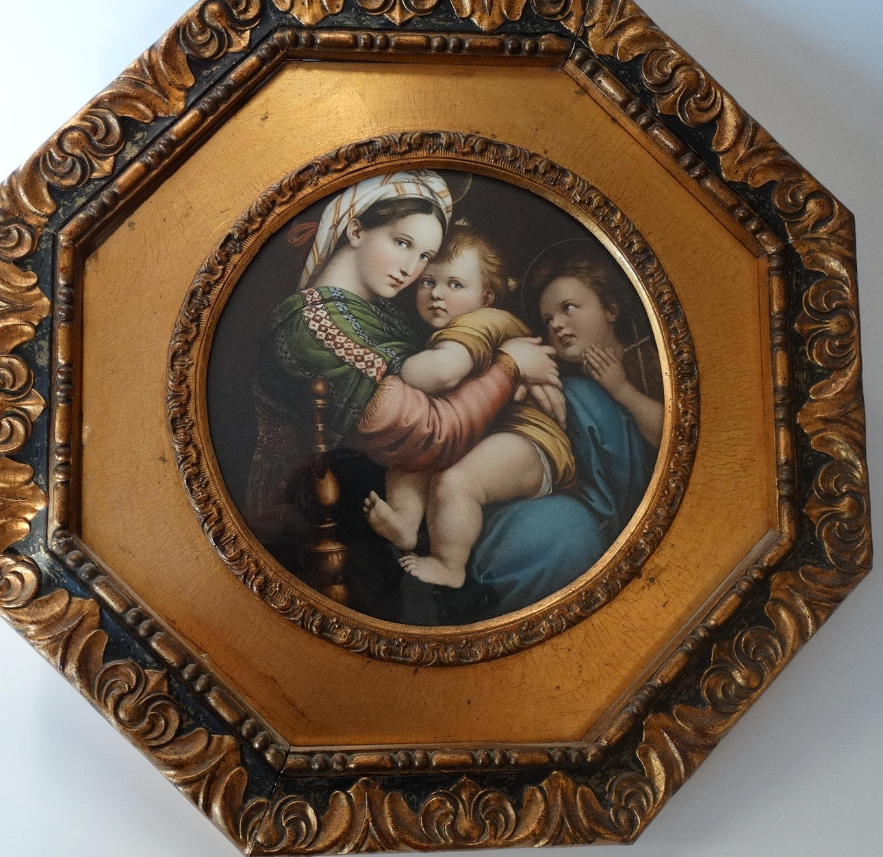 MARCO DECORATIVO DE MADERA OCTOGONAL.