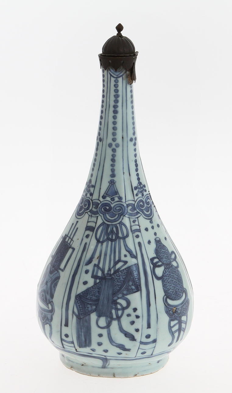 FLASKA, porslin, Ming, Kina, 1500/1600-tal.