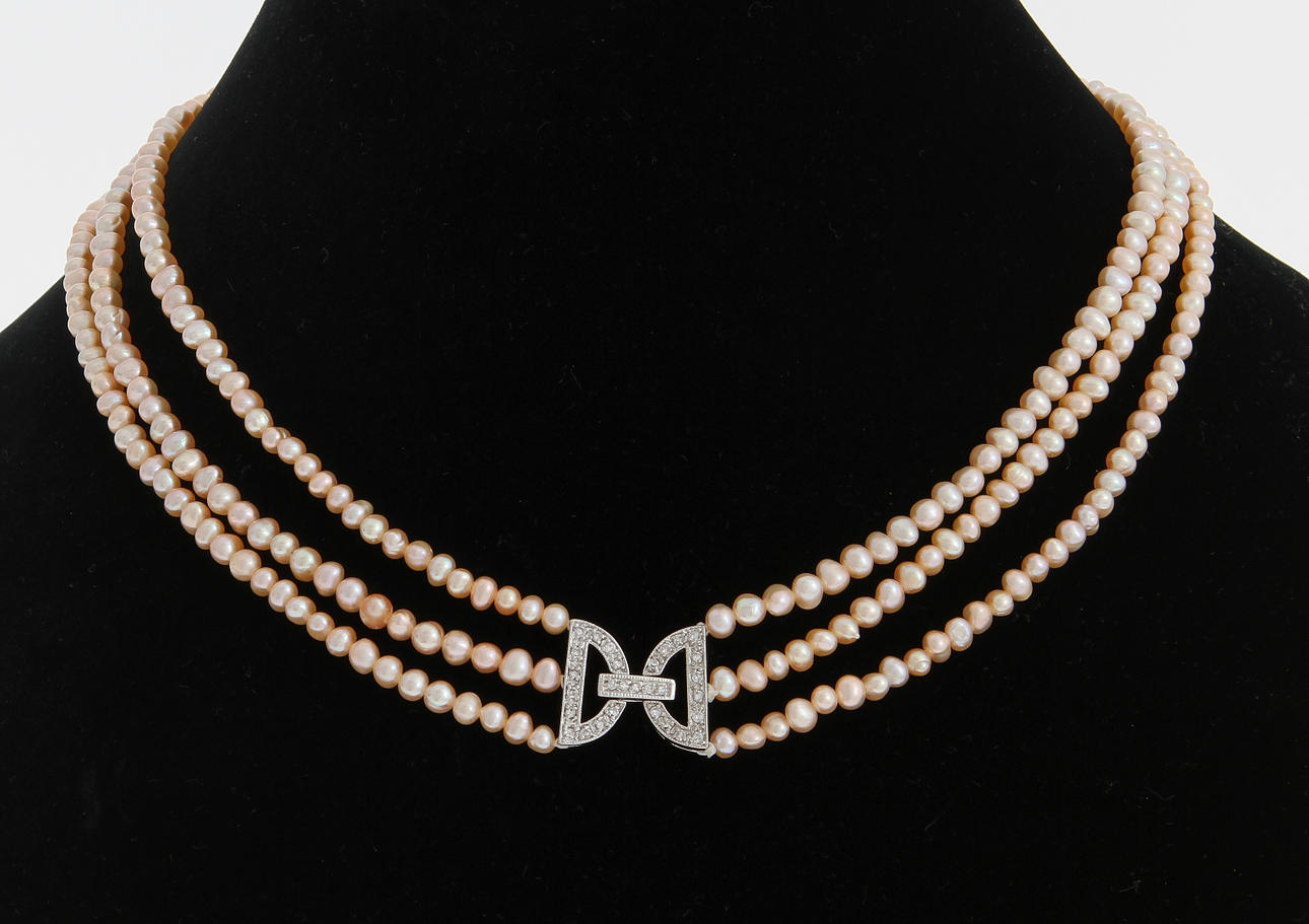 PÄRLCOLLIER.