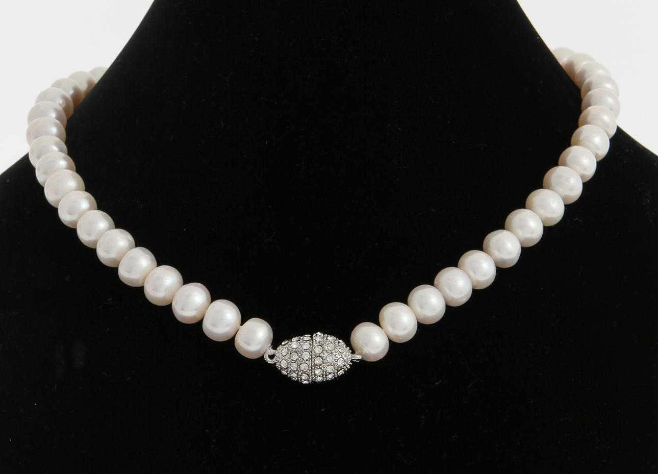 PÄRLCOLLIER.