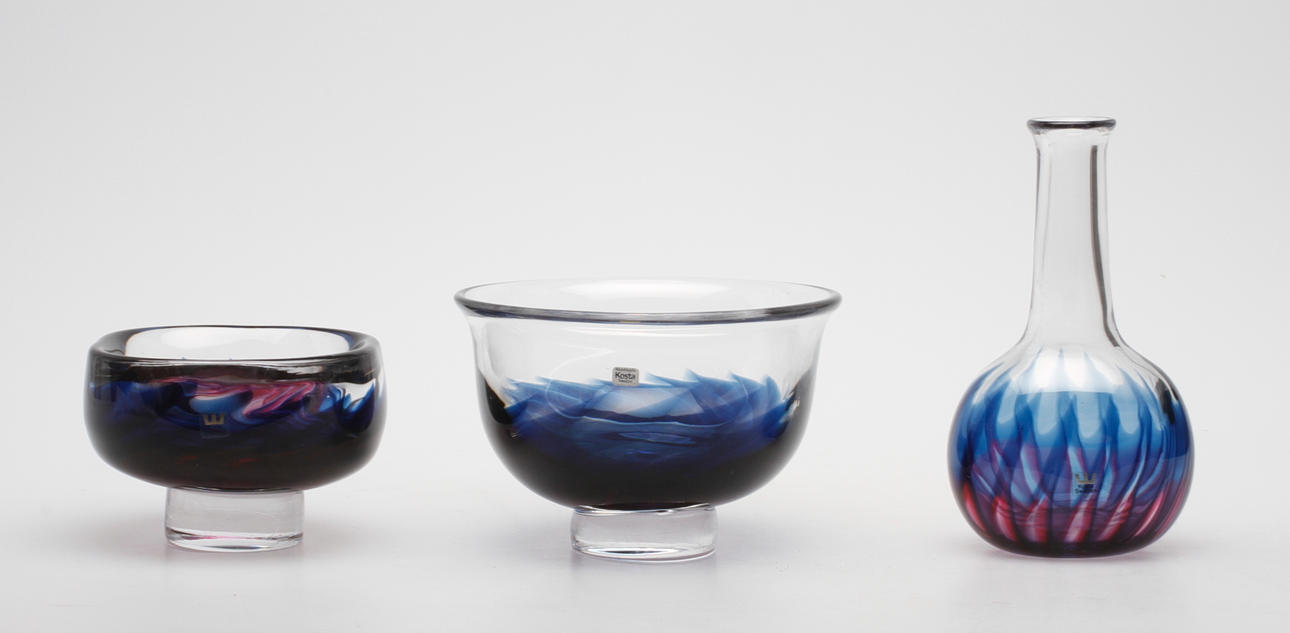 GLASFÖREMÅL, 3 delar, Göran Wärff, Kosta, signerade.