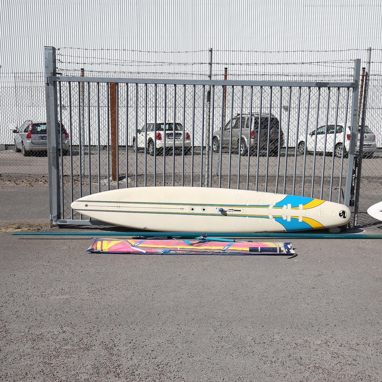 WINDSURFINGBRÄDA, Sailboard, med tillbehör.