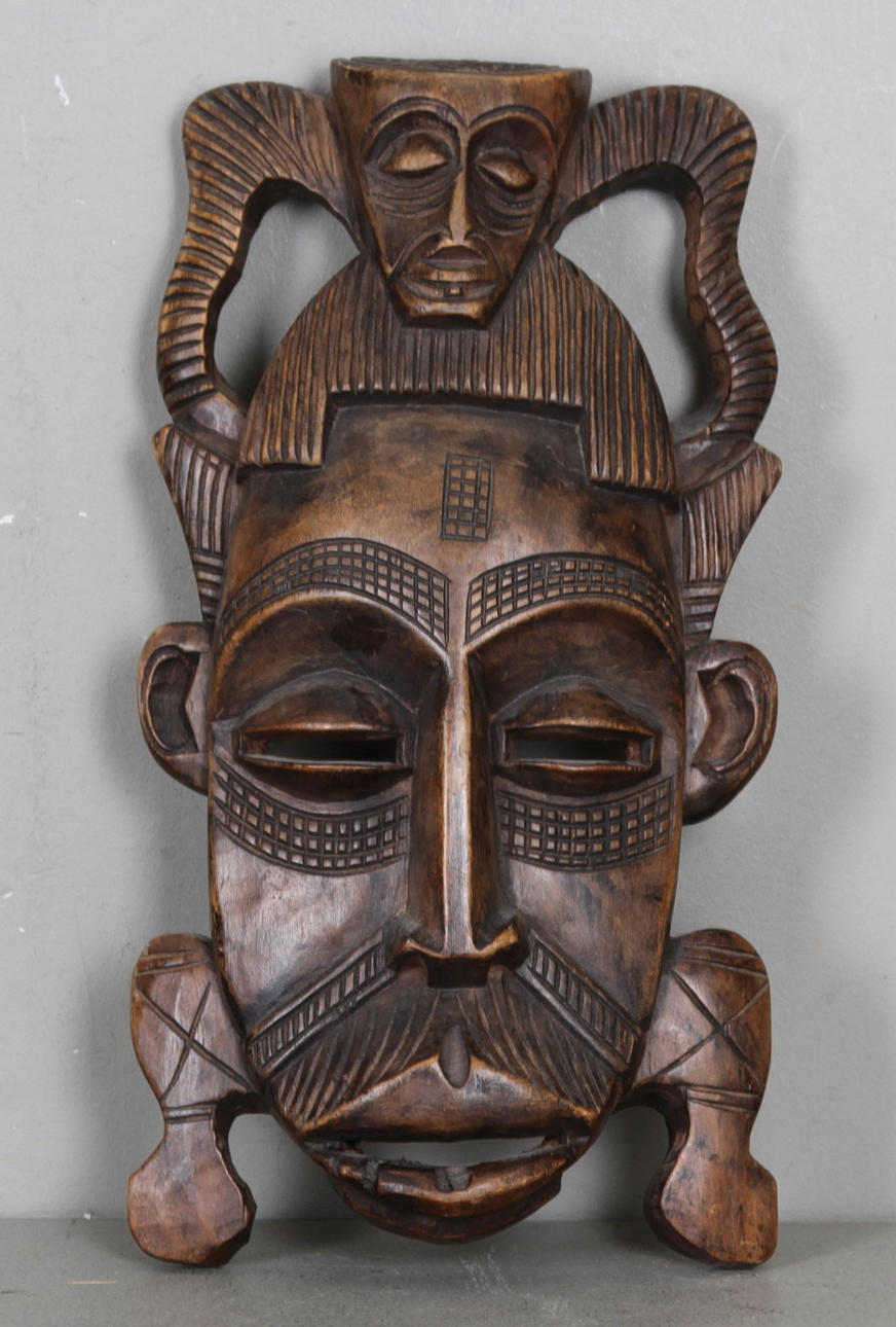 VÄGGMASK, bemålat trä, Afrika.