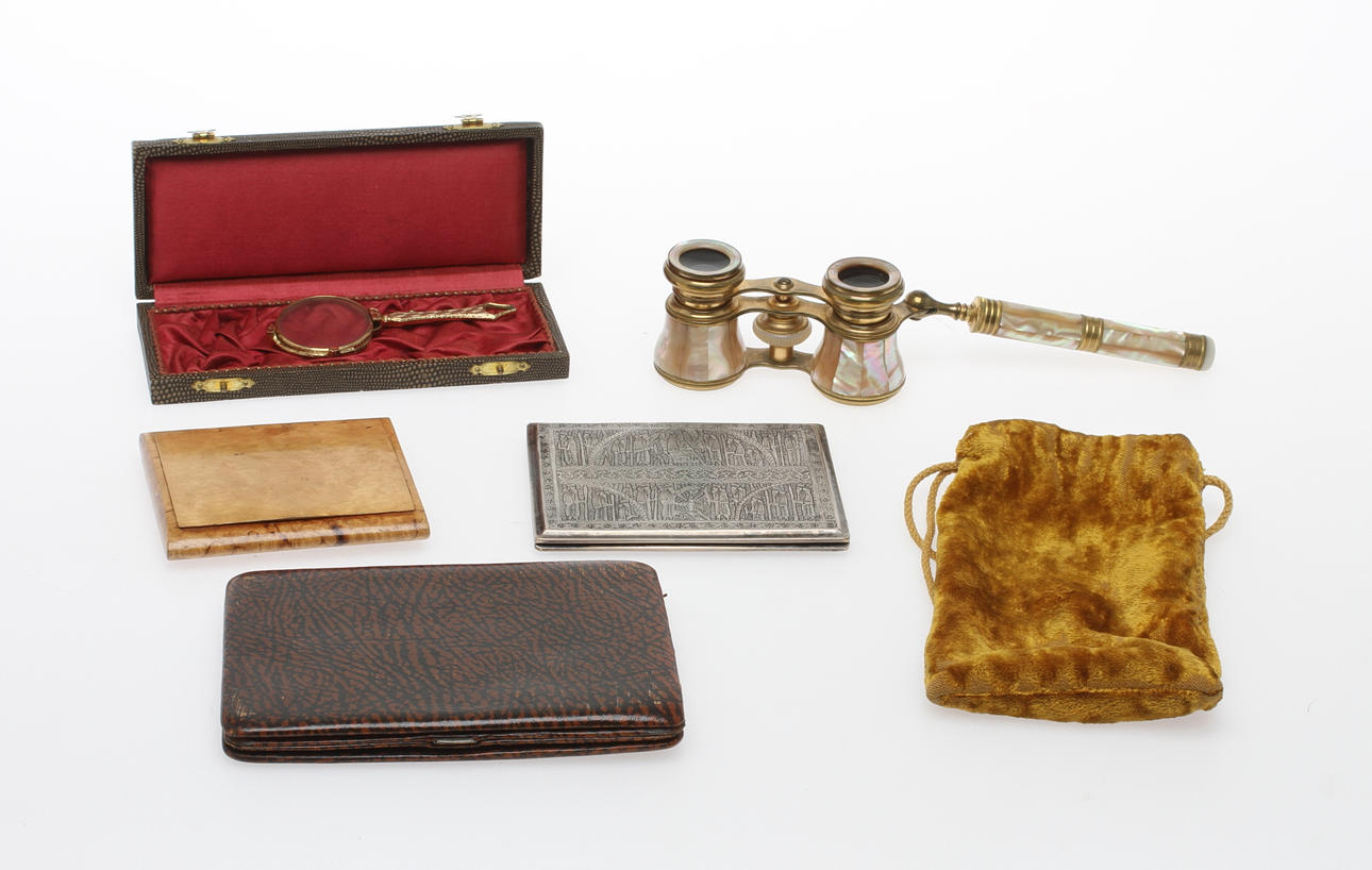 PARTI DIVERSE, 5 delar, bland annat lornjett, teaterkikare, 1900-tal.