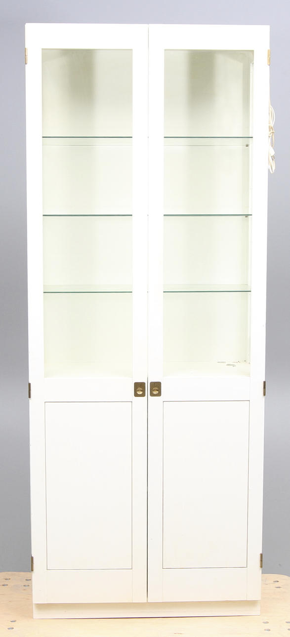 VITRINSKÅP, Firma Karl Andersson & Söner i Huskvarna, sent 1900-tal.